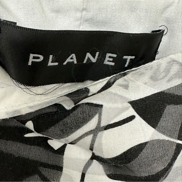 232 - PLANET BLACK AND WHITE LINED SKIRT - Picture 7 of 9